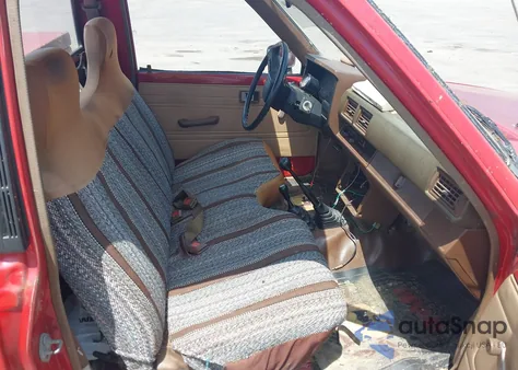 1986 Toyota Pickup Rn63 Std из США, поврежденный, VIN JT4RN63R1G0091960